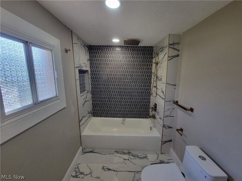 12621 Hirst Avenue, Cleveland, OH 44135 Photo 9