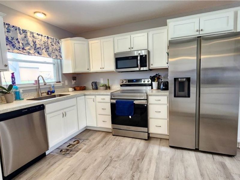 1873 US Highway 6,, Unit B, Roaming Shores, OH 44085 Photo 6