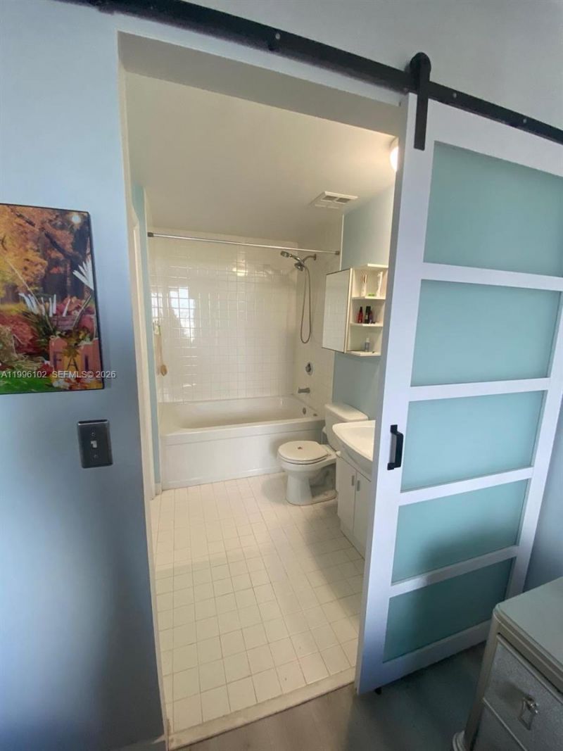 10 SW South River Dr, Unit 1608, Miami, FL 33130 Photo