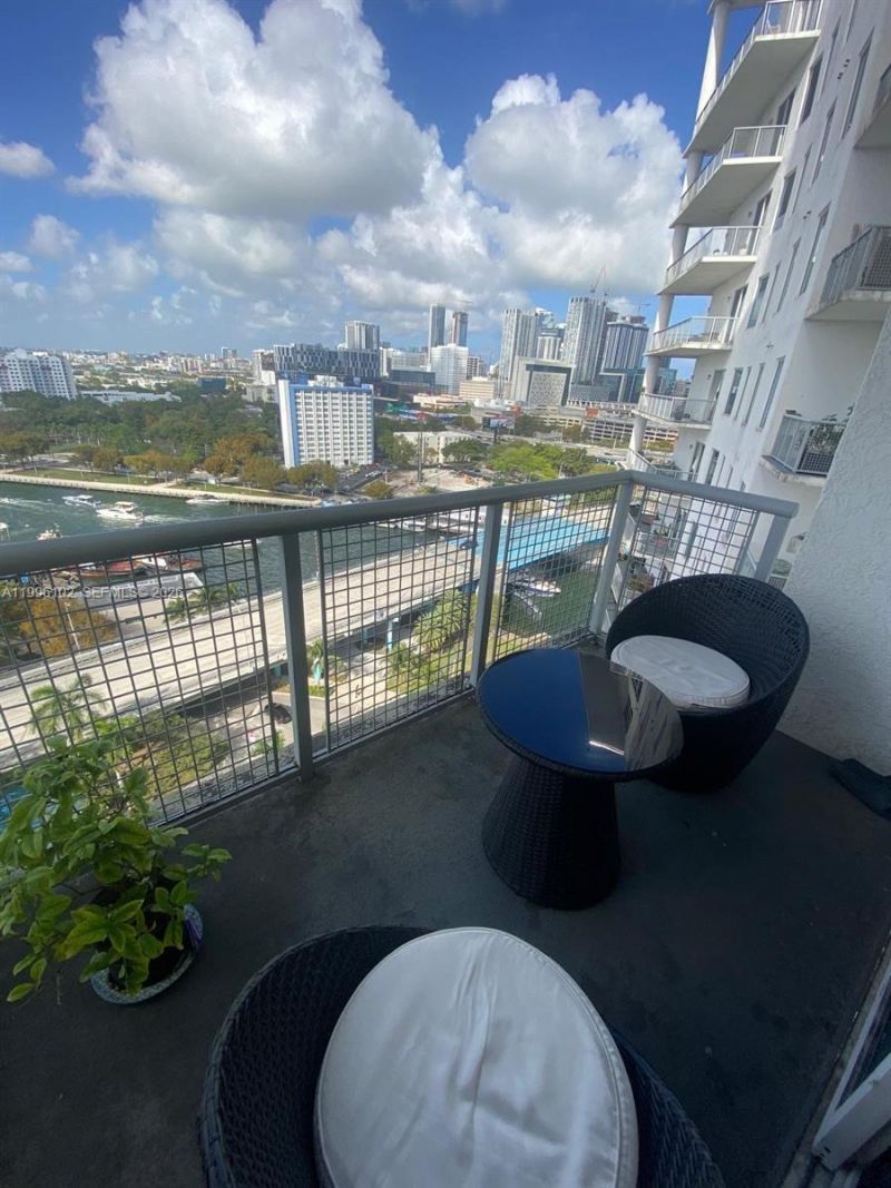 10 SW South River Dr, Unit 1608, Miami, FL 33130 Photo