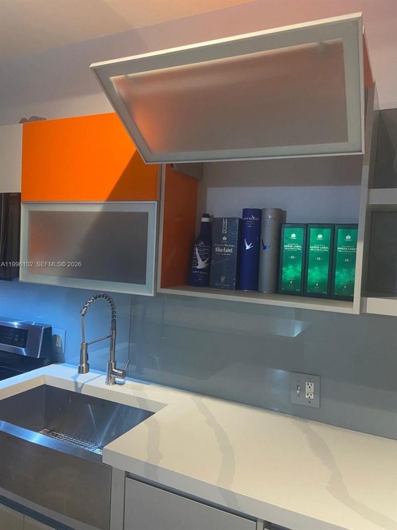 10 SW South River Dr, Unit 1608, Miami, FL 33130 Photo