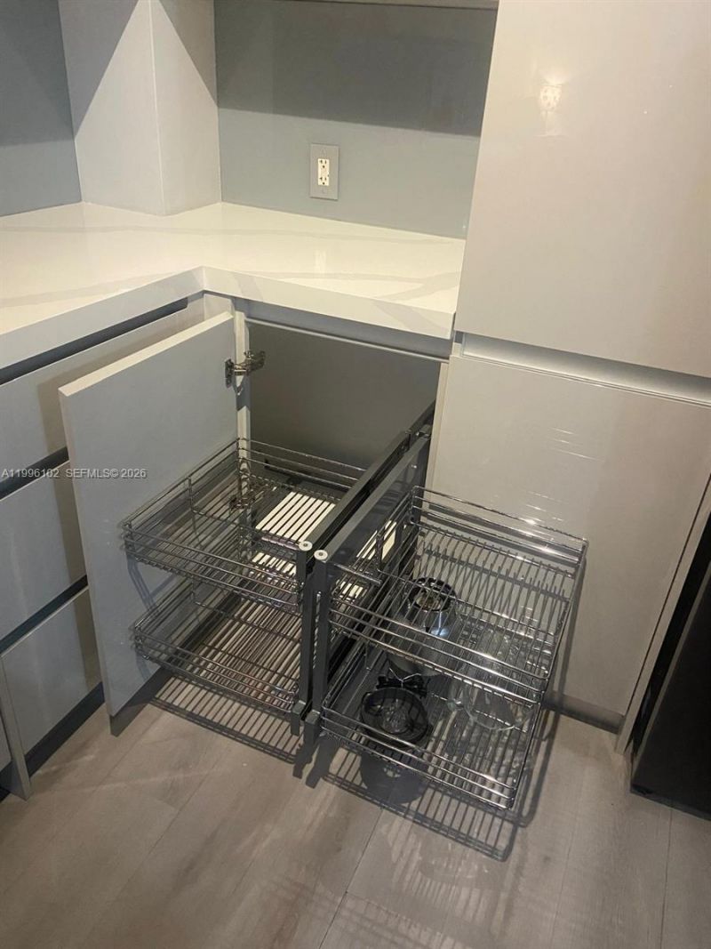 10 SW South River Dr, Unit 1608, Miami, FL 33130 Photo