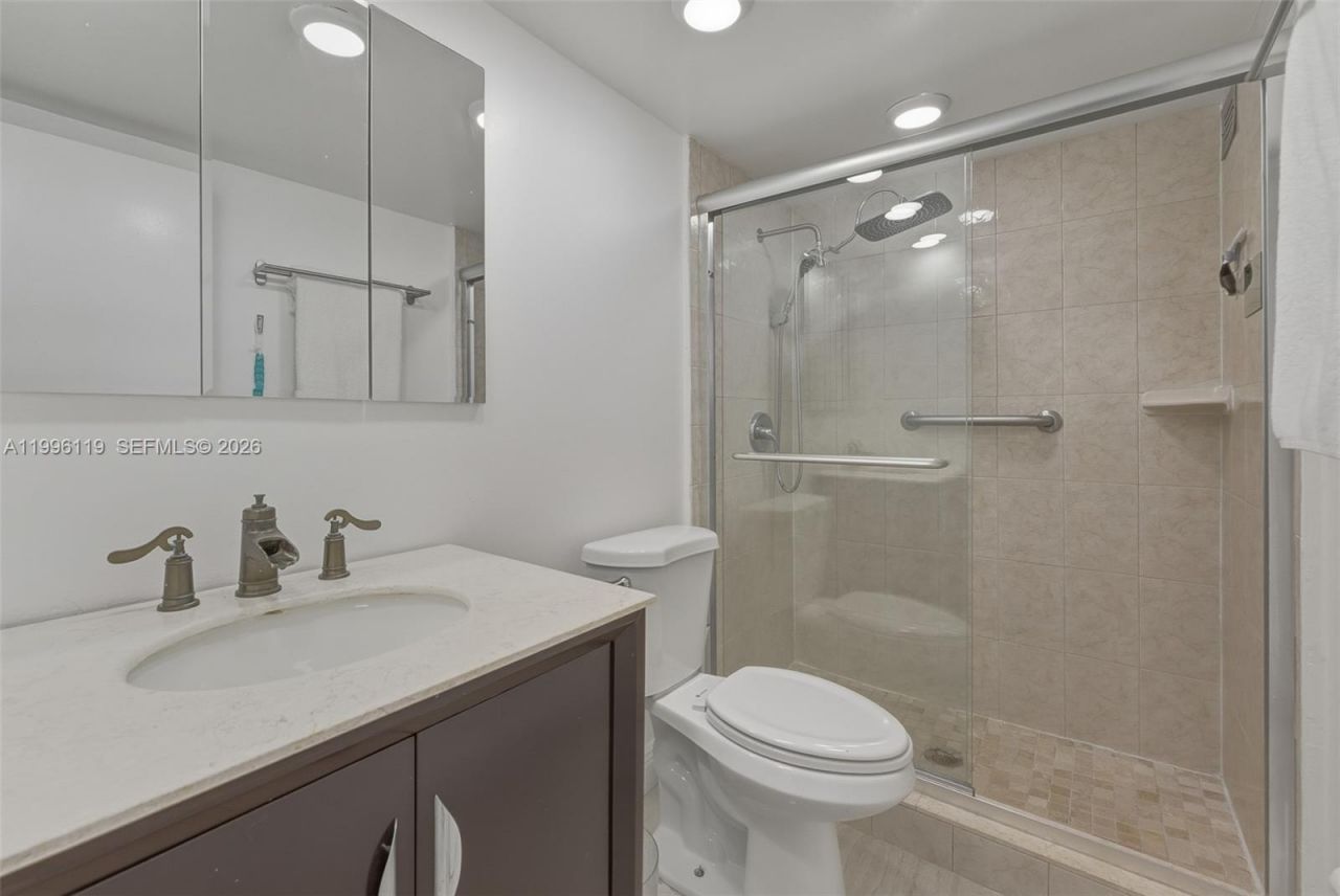 2030 S Ocean Dr, Unit 1810, Hallandale Beach, FL 33009 Photo