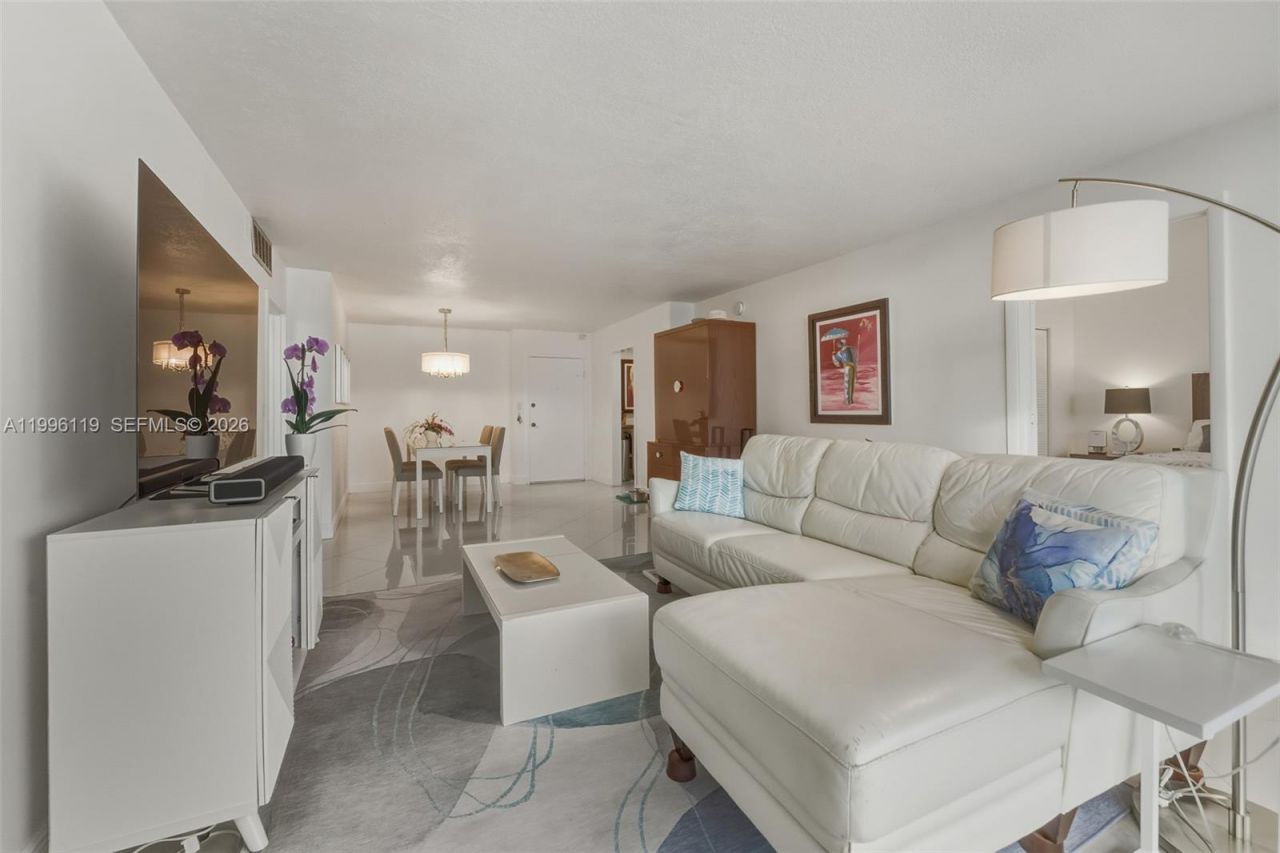 2030 S Ocean Dr, Unit 1810, Hallandale Beach, FL 33009 Photo