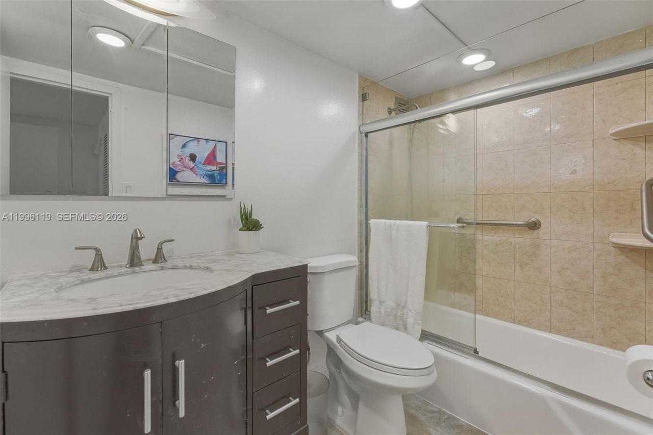 2030 S Ocean Dr, Unit 1810, Hallandale Beach, FL 33009 Photo