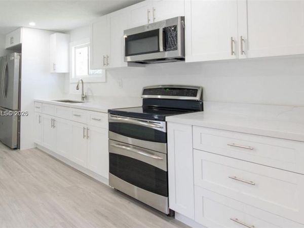 6859 NW 17th Ave, Miami, FL 33147