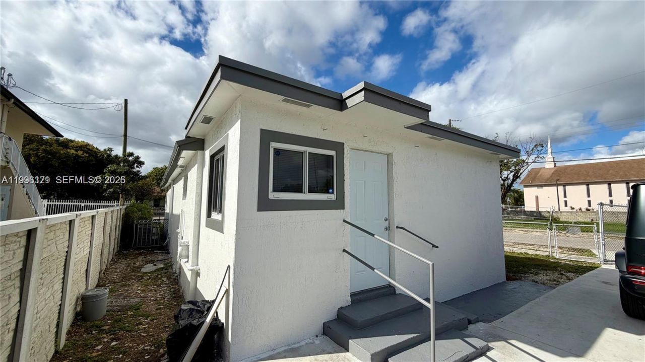 6859 NW 17th Ave, Miami, FL 33147 Photo