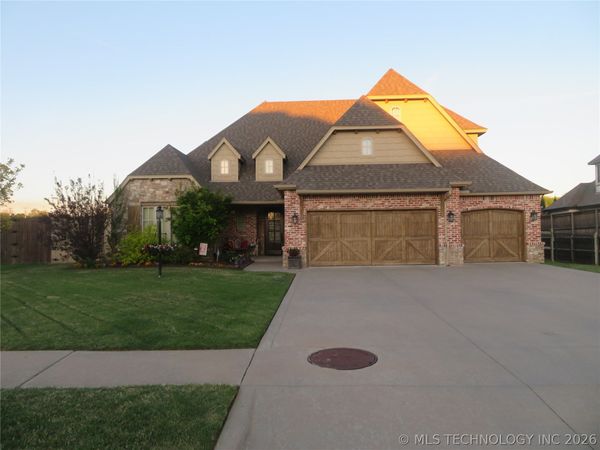 9505 N 144th East Avenue, Owasso, OK 74055
