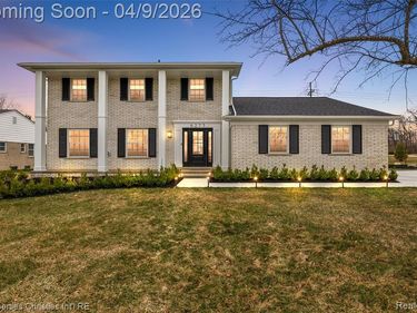 6273 Ledgeway Drive, West Bloomfield Twp, MI 48322