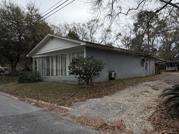 1310 Polk Avenue, Pascagoula, MS 39567