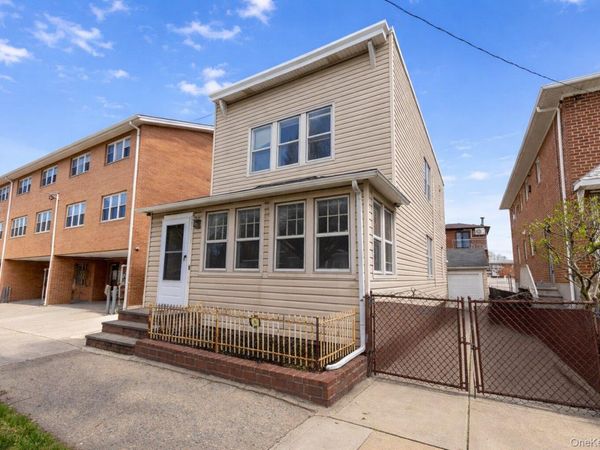 61-17 165th Street , Fresh Meadows, NY 11365