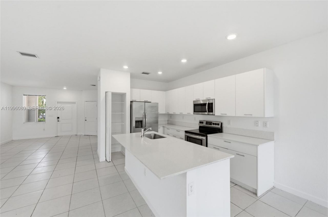2345 NW 131st Cir, Unit 2345, Miami, FL 33167 Photo