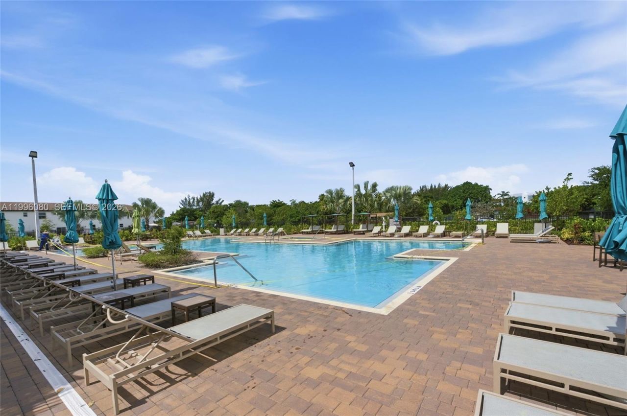 2345 NW 131st Cir, Unit 2345, Miami, FL 33167 Photo