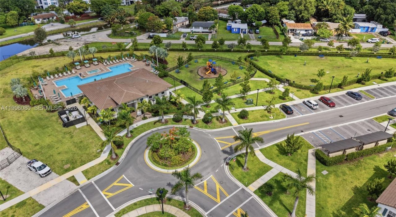 2345 NW 131st Cir, Unit 2345, Miami, FL 33167 Photo