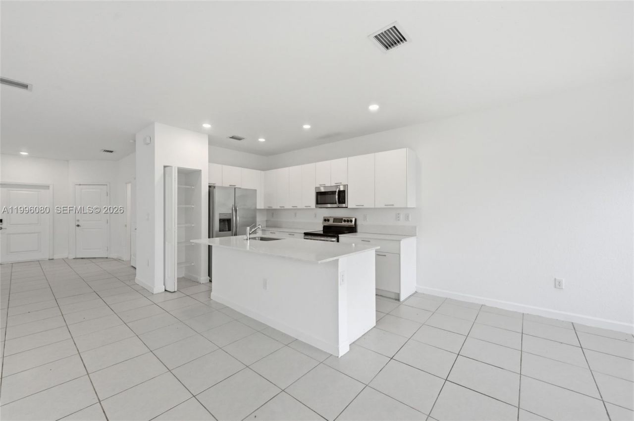 2345 NW 131st Cir, Unit 2345, Miami, FL 33167 Photo
