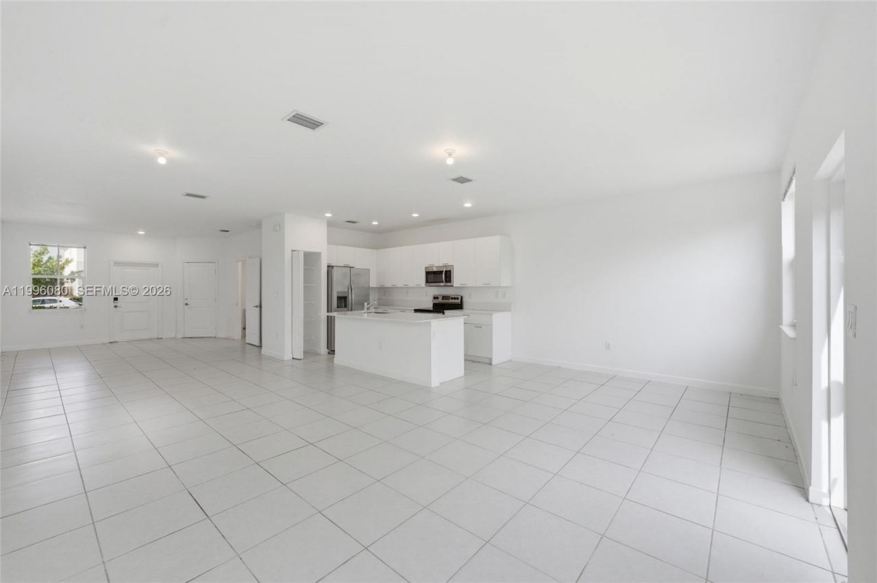 2345 NW 131st Cir, Unit 2345, Miami, FL 33167 Photo