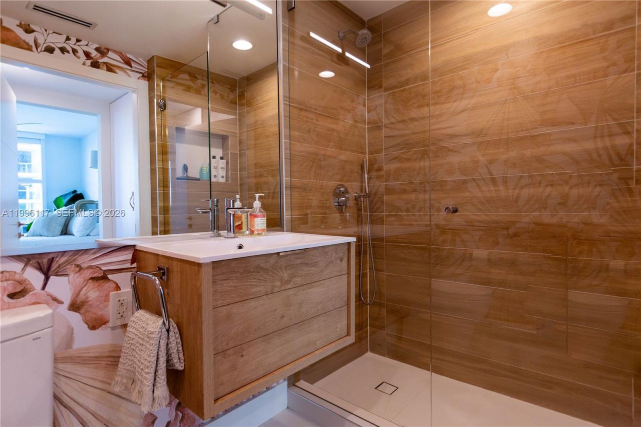 1500 Ocean Dr, Unit 904, Miami Beach, FL 33139 Photo