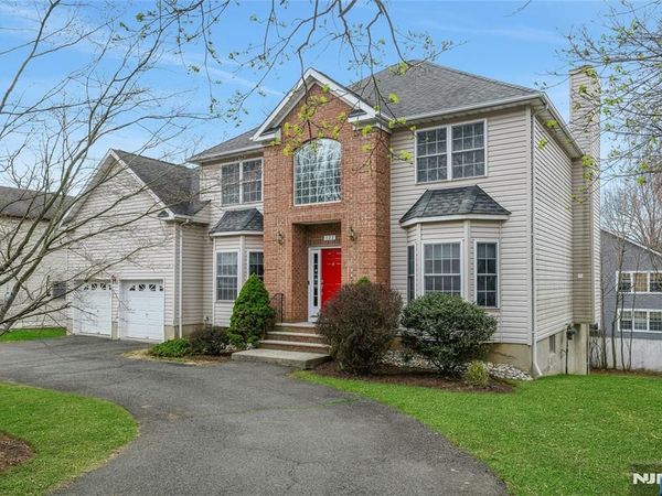 123 Livingston Avenue, LIVINGSTON, NJ 07039