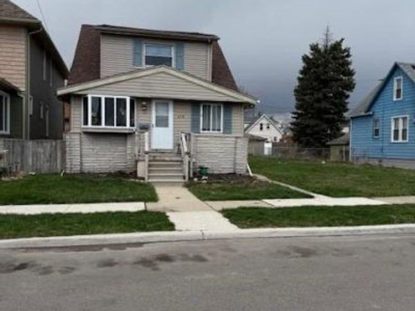 840 Superior Boulevard, Wyandotte, MI 48192