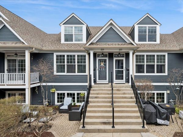 225 5th Street , Libertyville, IL 60048