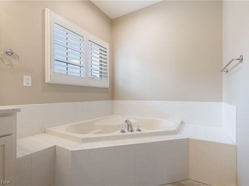 4456 Red Panda Circle NW, Massillon, OH 44646 Photo 21