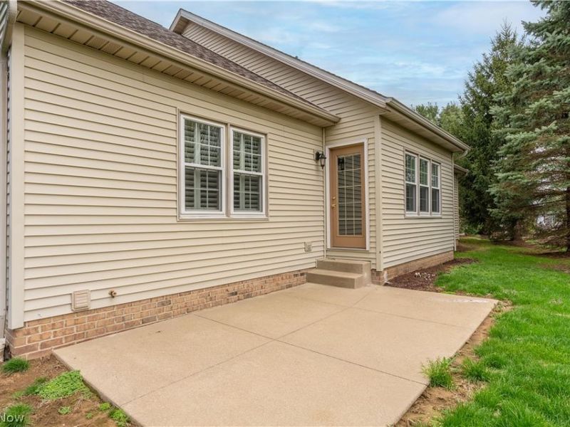 4456 Red Panda Circle NW, Massillon, OH 44646 Photo 3