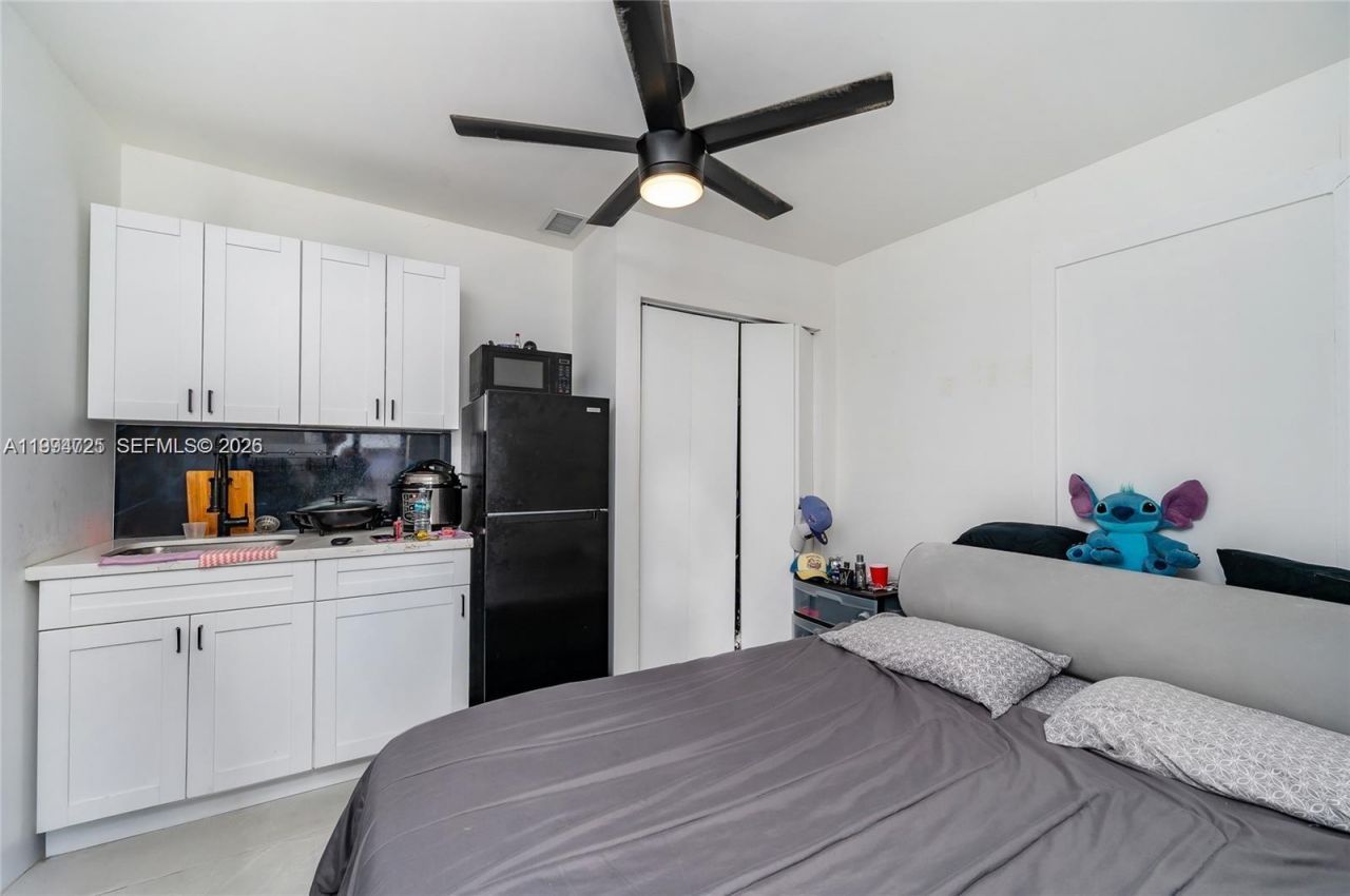 1946 NW 49th St, Miami, FL 33142 Photo