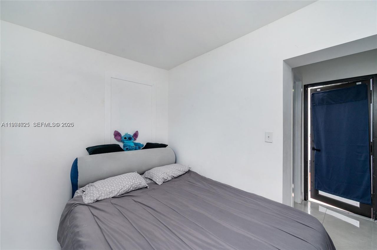 1946 NW 49th St, Miami, FL 33142 Photo