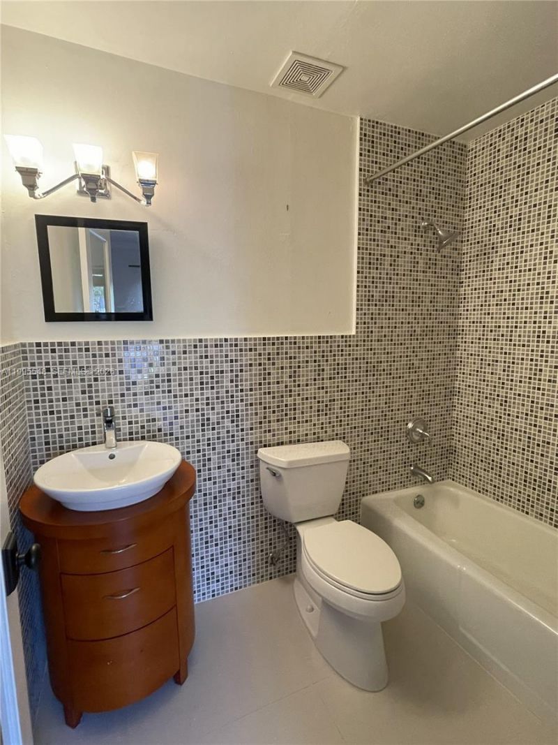 9944 NW 41st St, Unit 23, Doral, FL 33178 Photo