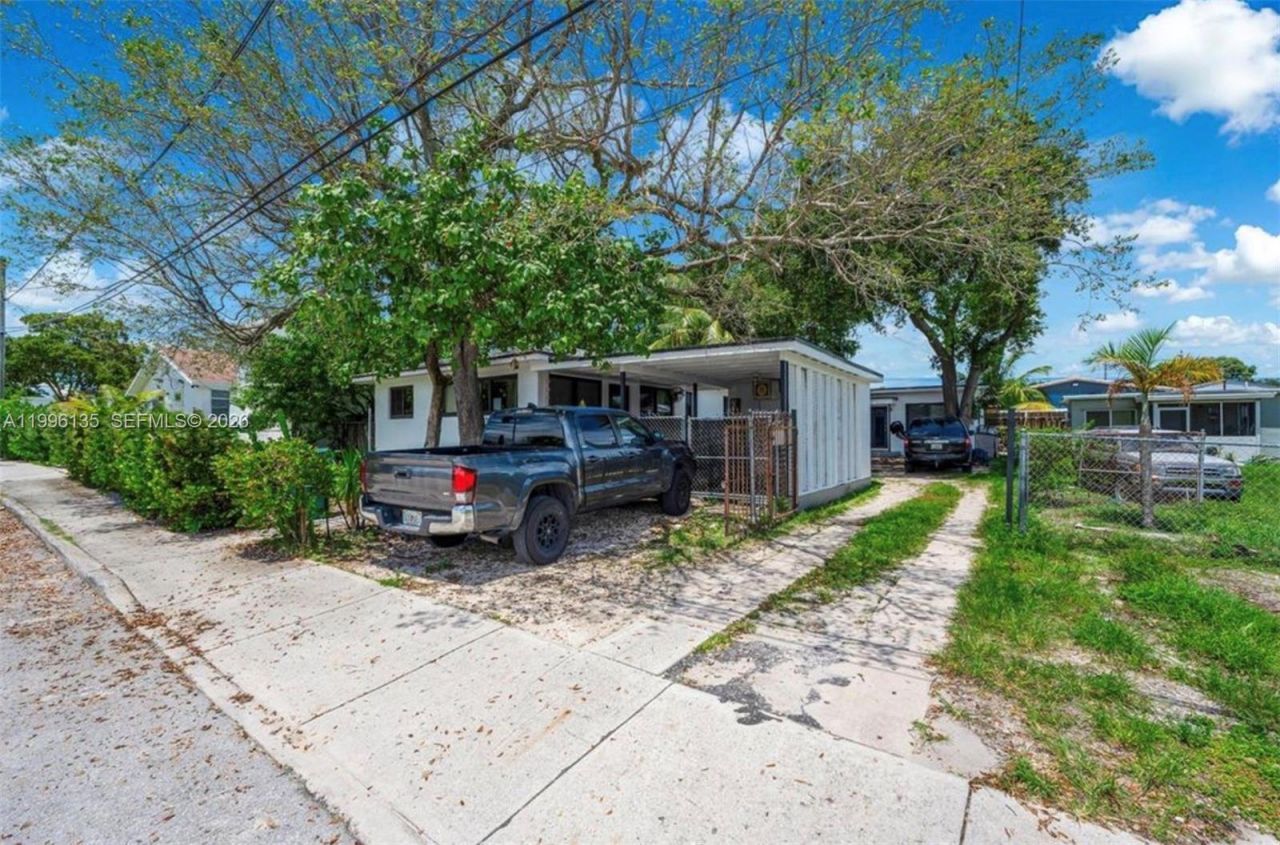 7625 NW 4th Ct, Miami, FL 33150 Photo