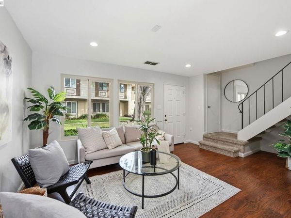 27864 Hummingbird Ct, Hayward, CA 94545