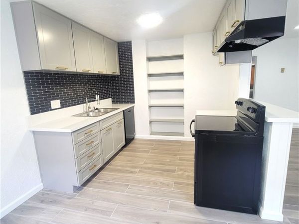 3901 Green Avenue, Seal Beach, CA 90720