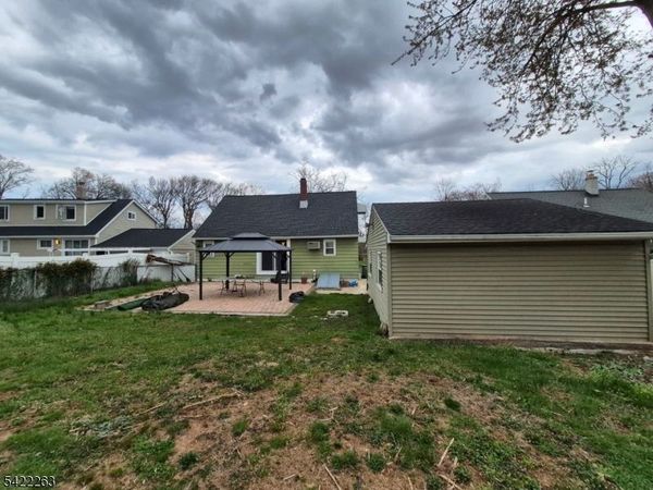 66 Independence Dr, Roselle, NJ 07203