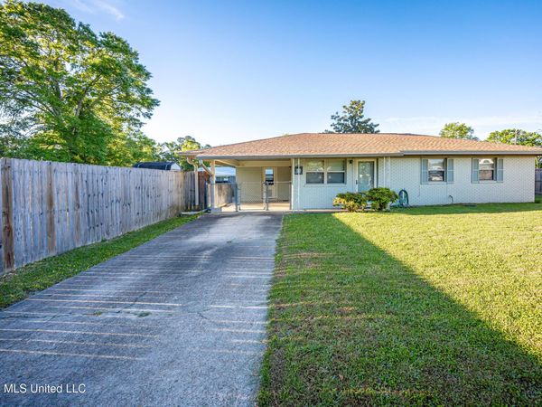 315 Poplar Drive, Ocean Springs, MS 39564