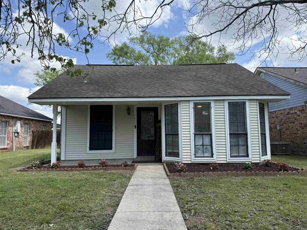 3854 Yosemite Dr, Baton Rouge, LA 70814