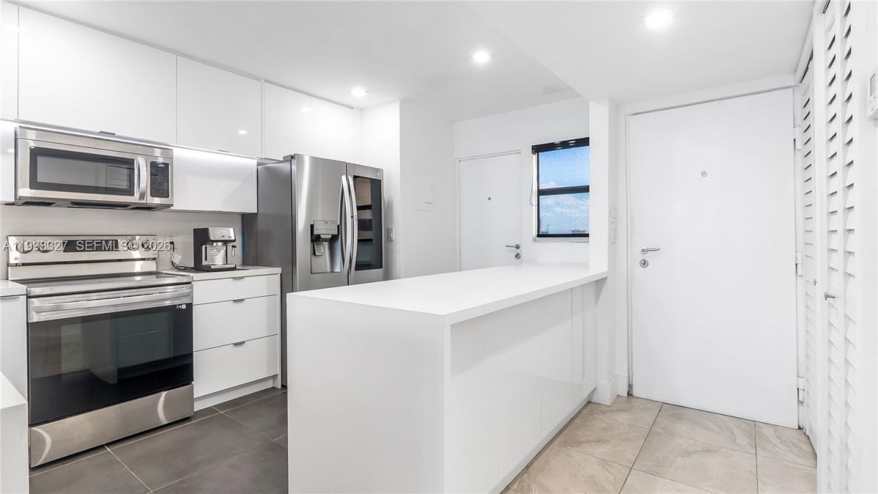 121 Golden Isles Dr , Unit 803, Hallandale Beach, FL 33009 Photo