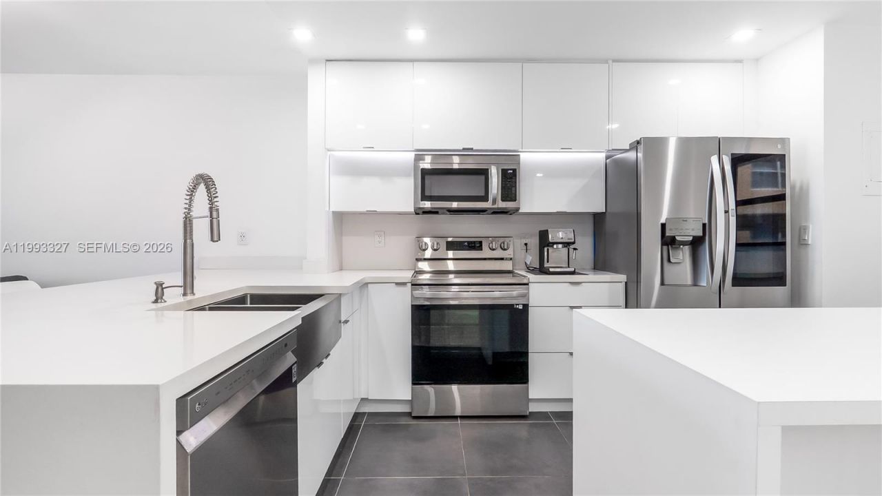 121 Golden Isles Dr , Unit 803, Hallandale Beach, FL 33009 Photo