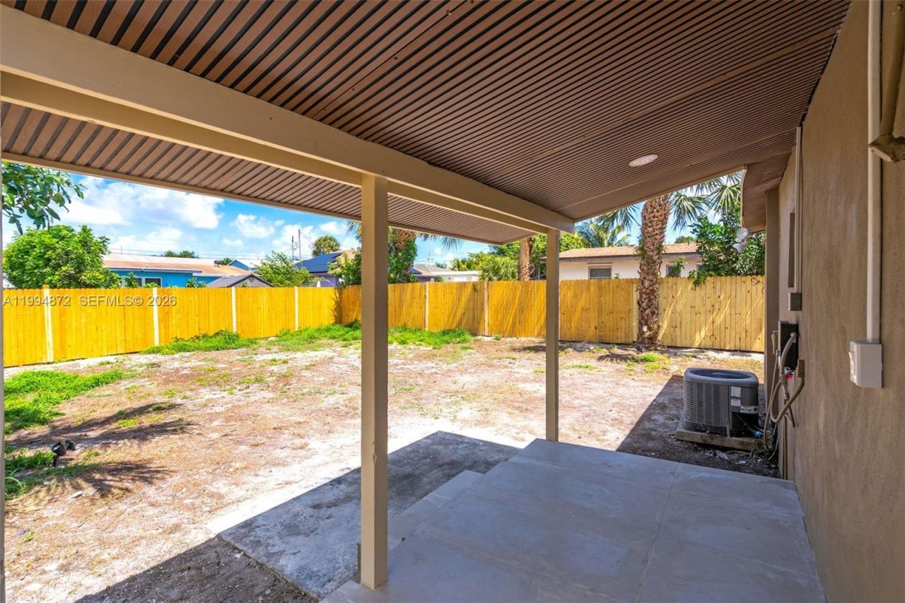 1660 W 26th St, Riviera Beach, FL 33404 Photo