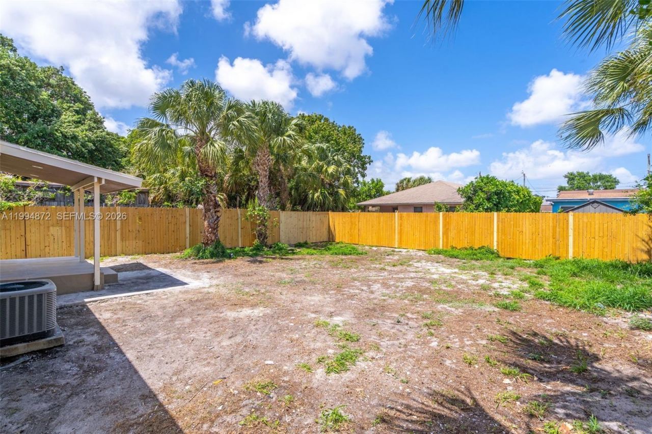 1660 W 26th St, Riviera Beach, FL 33404 Photo