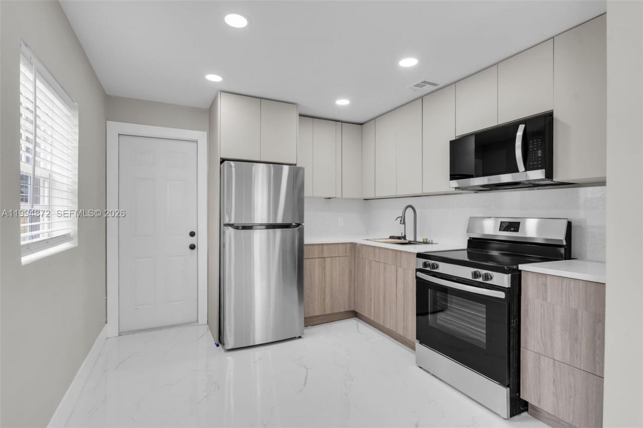 1660 W 26th St, Riviera Beach, FL 33404 Photo