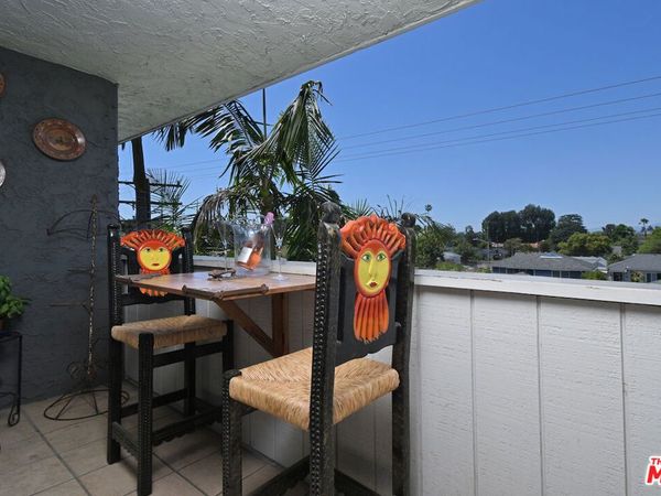 4140 Warner Boulevard, Unit 302, Burbank, CA 91505