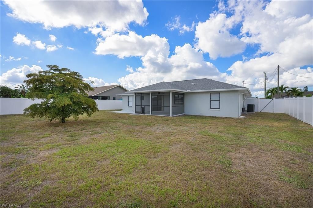 2115 SE 14th St, Cape Coral, FL 33990 Photo