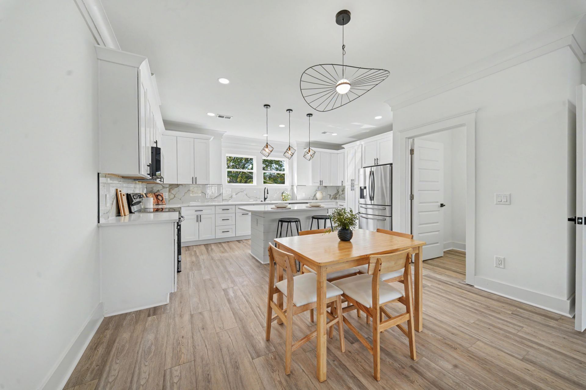 2014 Comstock Avenue Photo 11