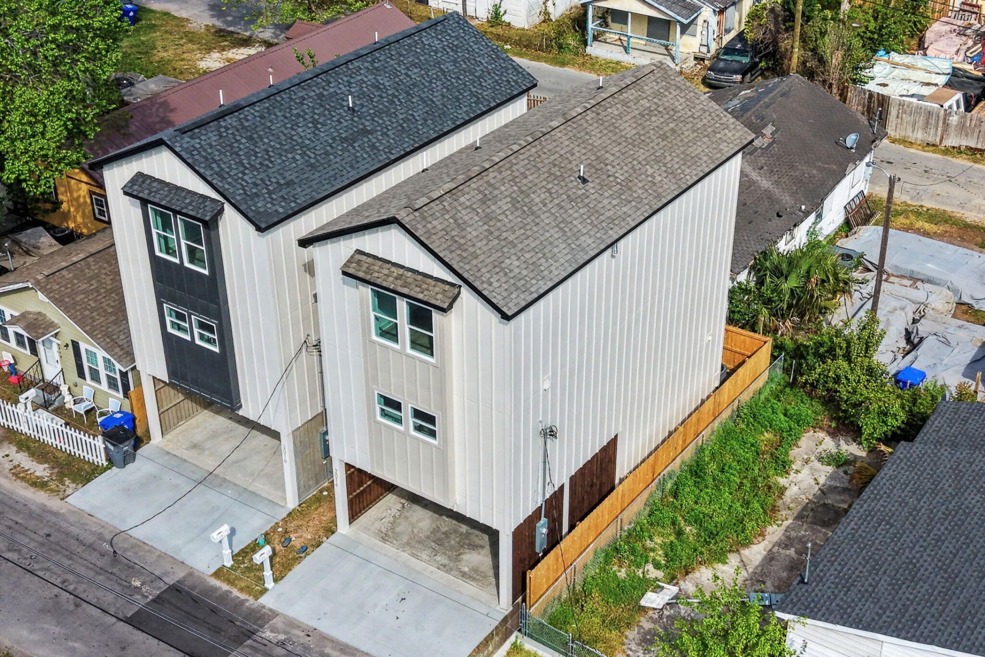 2014 Comstock Avenue Photo 27