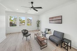 2014 Comstock Avenue photo 4