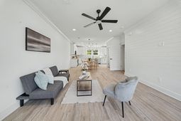 2014 Comstock Avenue photo 4