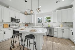 2014 Comstock Avenue photo 4