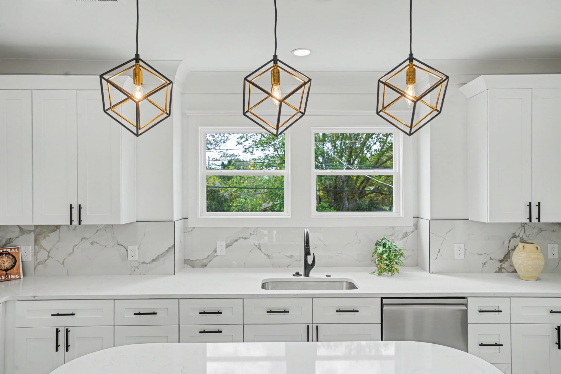 2014 Comstock Avenue Photo 8