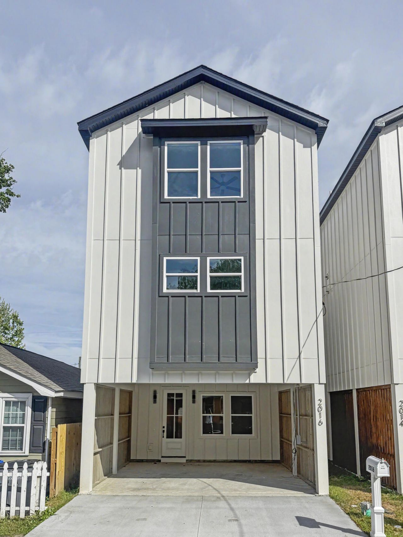 2016 Comstock Avenue North Charleston, SC 29405