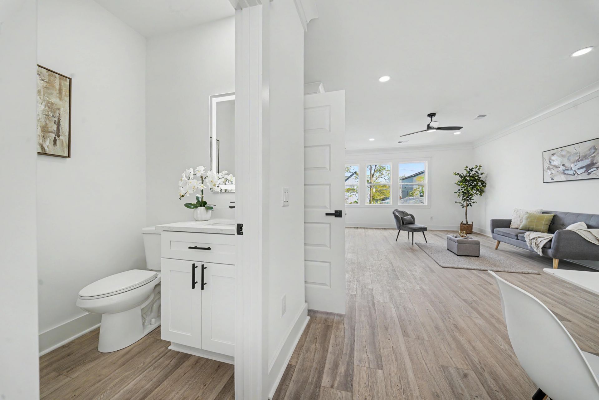 2016 Comstock Avenue Photo 10